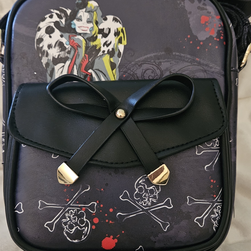Chic Black and Gray Crossbody Bag with Bow Accent